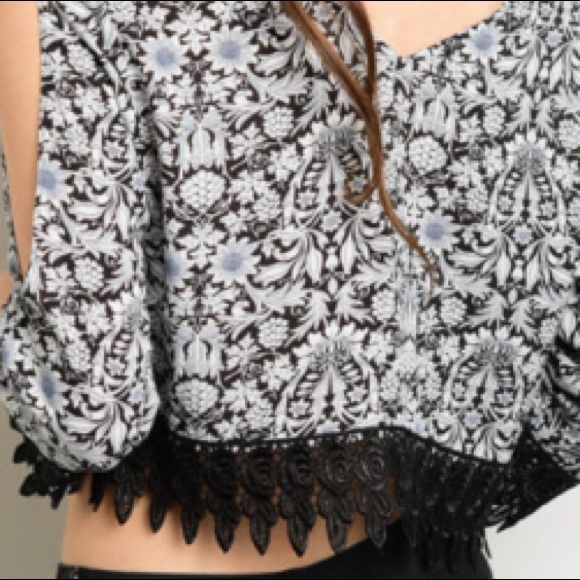 White black indigo Floral crop top w/crochet trim - Picture 8 of 8